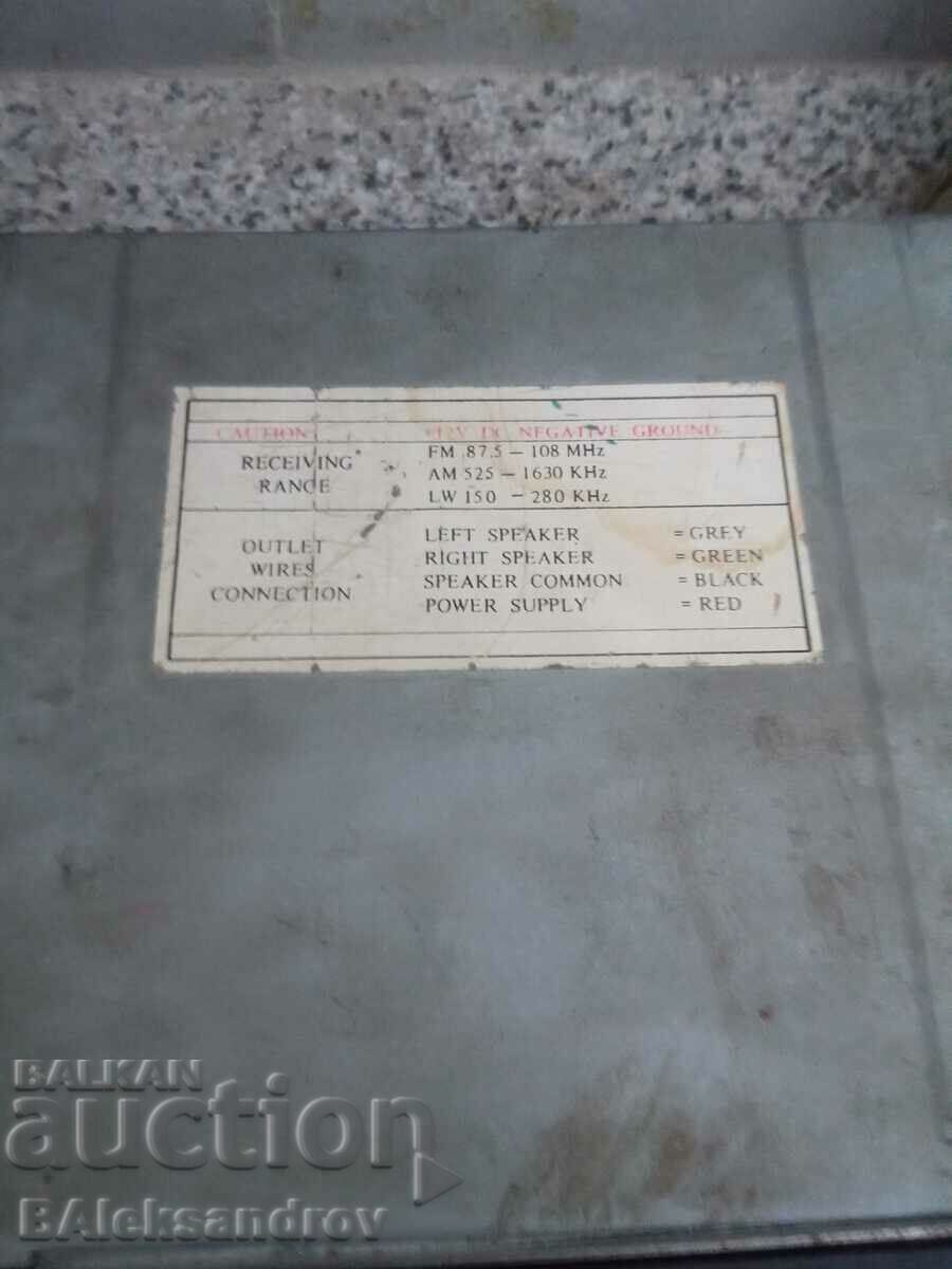 Delivery of Lot of car radio and speakers