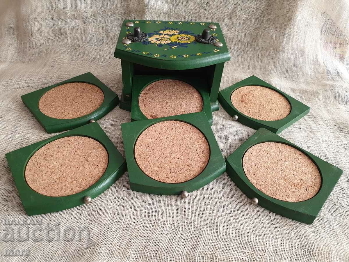 Delivery of Set of coasters for hot drinks