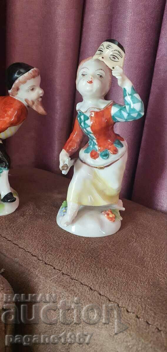 Παράδοση Δύο ειδώλια με αντίκες από πορσελάνη της Δρέσδης Παράδοση Δύο ειδώλια με αντίκες από πορσελάνη της Δρέσδης