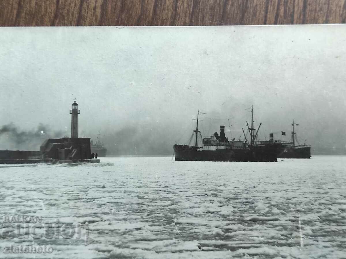 Delivery of Old photo Kingdom of Bulgaria - The frozen sea near Burgas