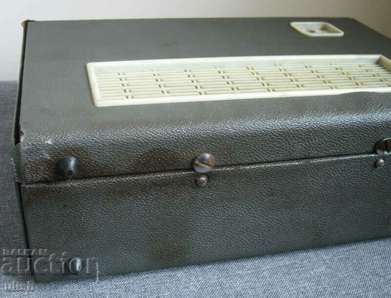 Delivery of Philips All Transistor L4X00T Henriette 400 Transistor Radio Delivery of Philips All Transistor L4X00T Henriette 400 Transistor Radio