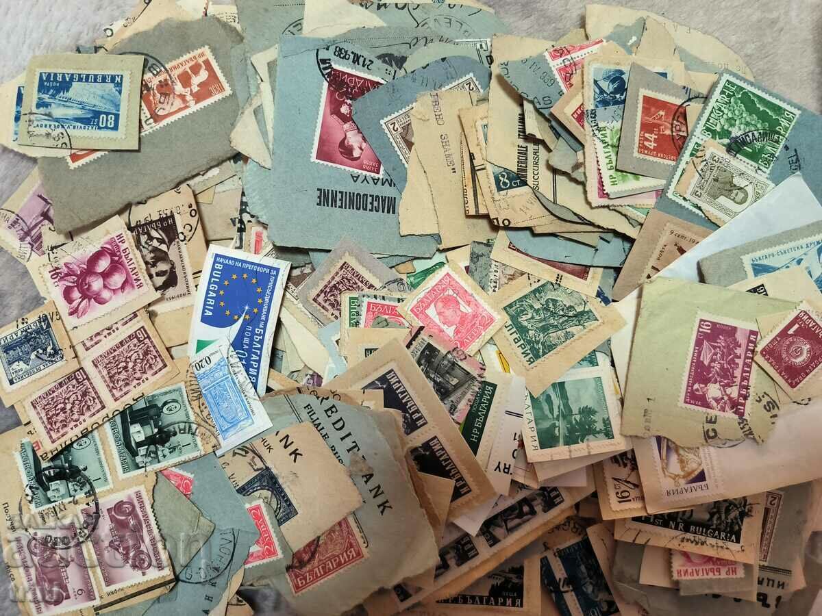 Kingdom of Bulgaria and NRB 600 pieces of briefcase stamps Kingdom of Bulgaria and NRB 600 pieces of briefcase stamps