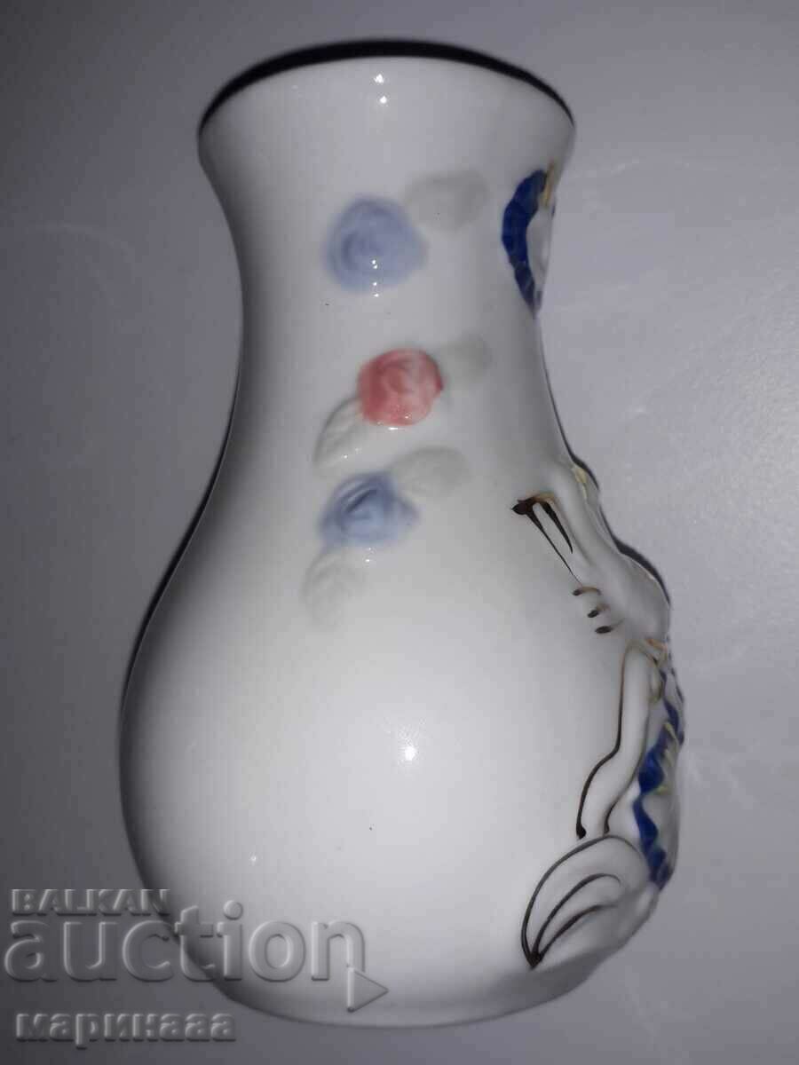 VAZĂ. PORŢELAN cu preț € 1.53 | 2.99 BGN