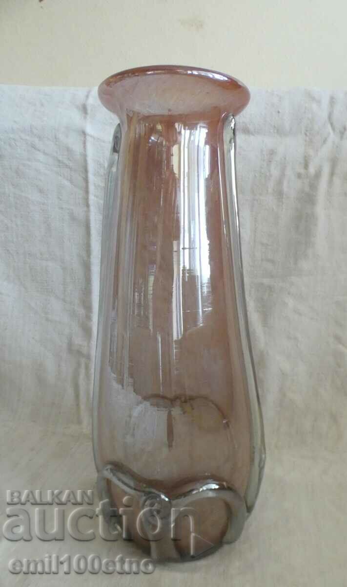 Vaza mare, sticla solida, lucrata manual cu preț 17.00 BGN | € 8.69 Vaza mare, sticla solida, lucrata manual cu preț 17.00 BGN | € 8.69