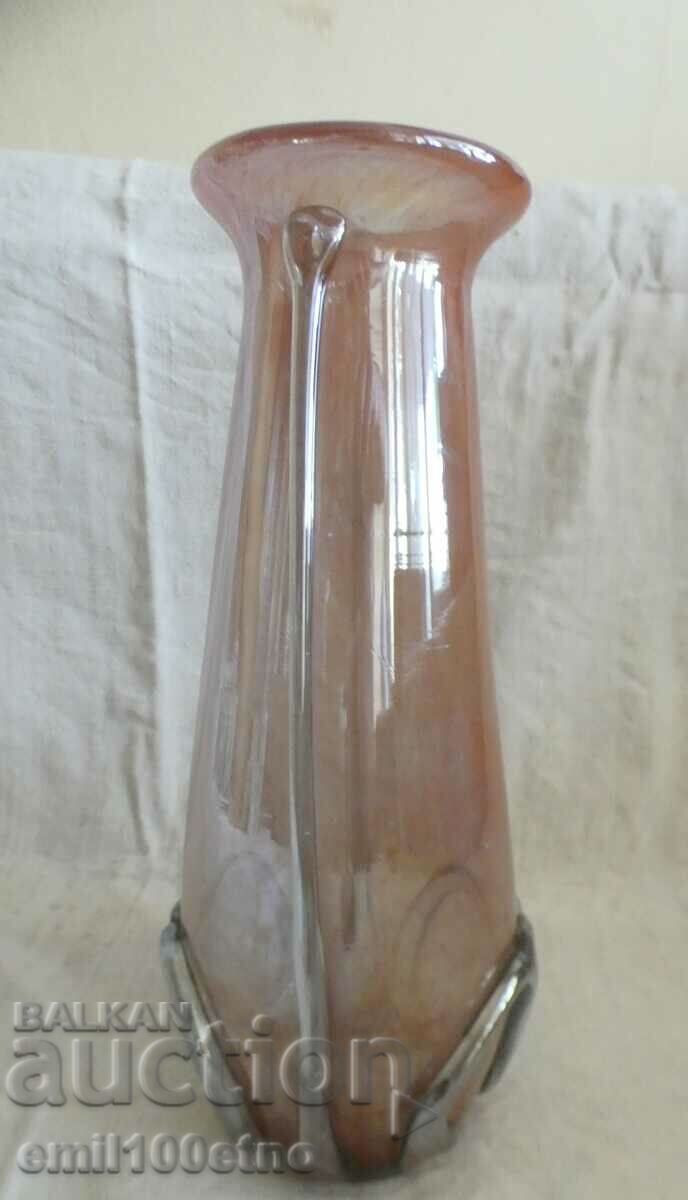 Livrarea Vaza mare, sticla solida, lucrata manual Livrarea Vaza mare, sticla solida, lucrata manual