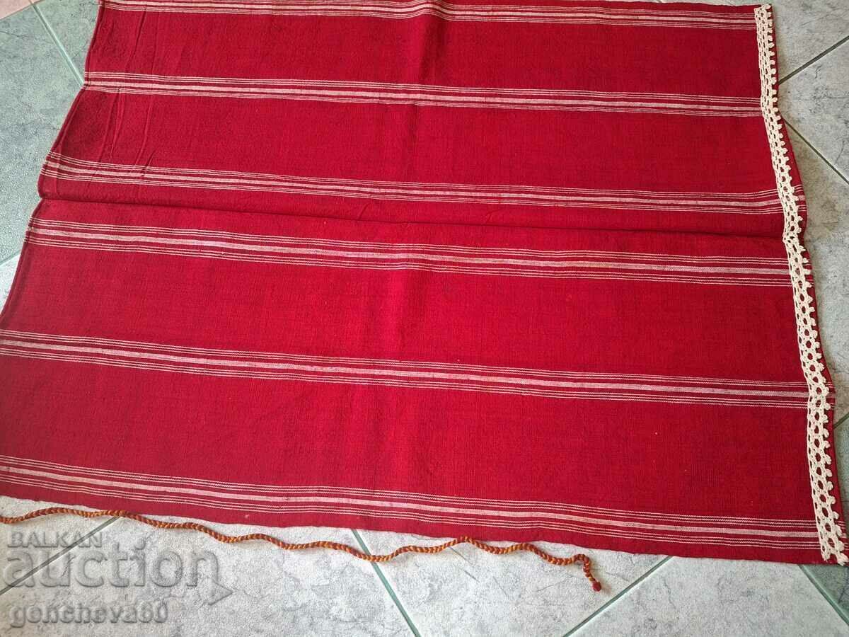 Доставка на Автентична тъкана финна червена престилка Доставка на Автентична тъкана финна червена престилка