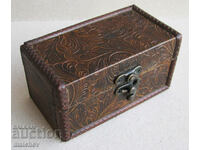 Стара дървена кутия 13 см с изкуствена кожа, съвсем запазена