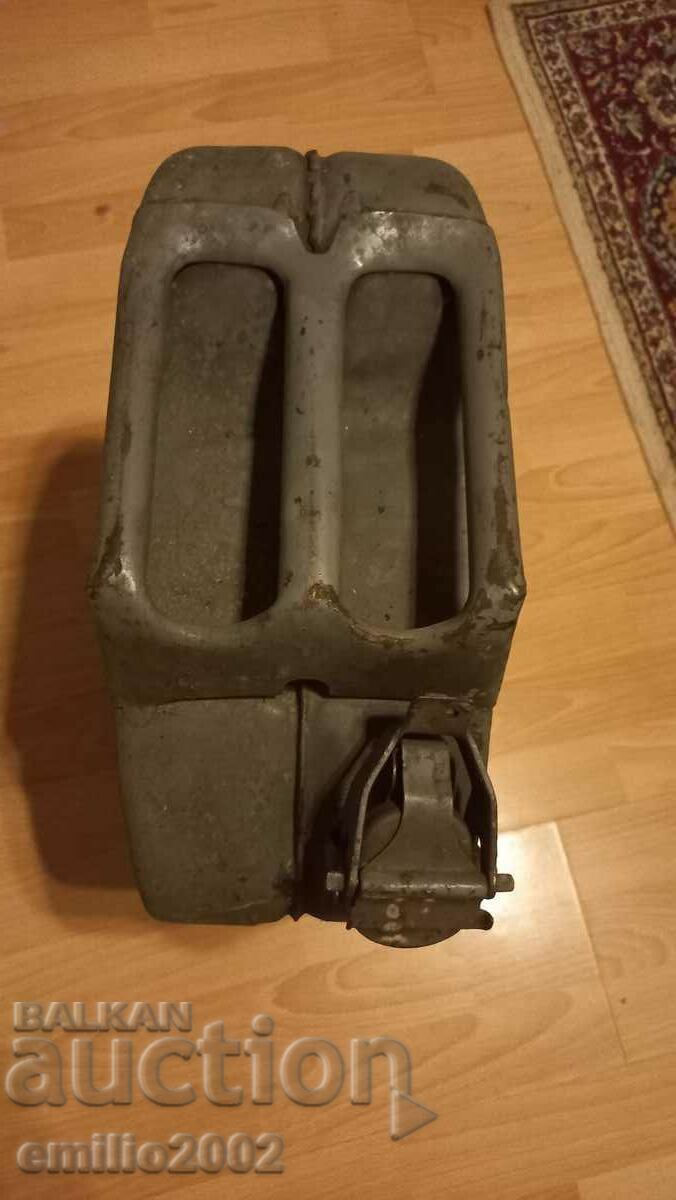 Military fuel tank 20 L Germany with price 19.00 BGN | € 9.71 Military fuel tank 20 L Germany with price 19.00 BGN | € 9.71