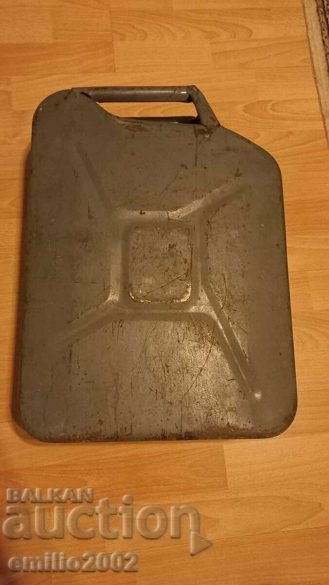 Auction Military fuel tank 20 L Germany Auction Military fuel tank 20 L Germany