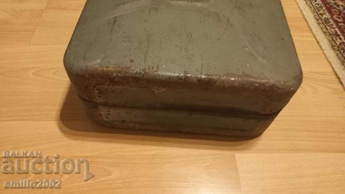 Delivery of Military fuel tank 20 L Germany Delivery of Military fuel tank 20 L Germany