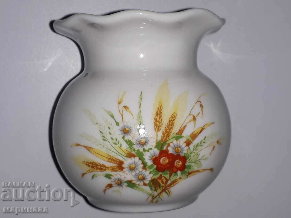 VAZICKA. PORCELAIN VAZICKA. PORCELAIN