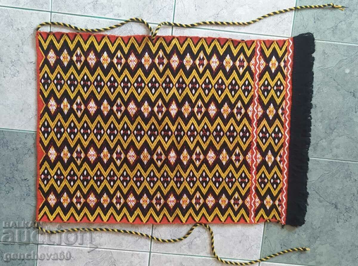 Livrarea Sorț autentic Strandzha brodat Livrarea Sorț autentic Strandzha brodat