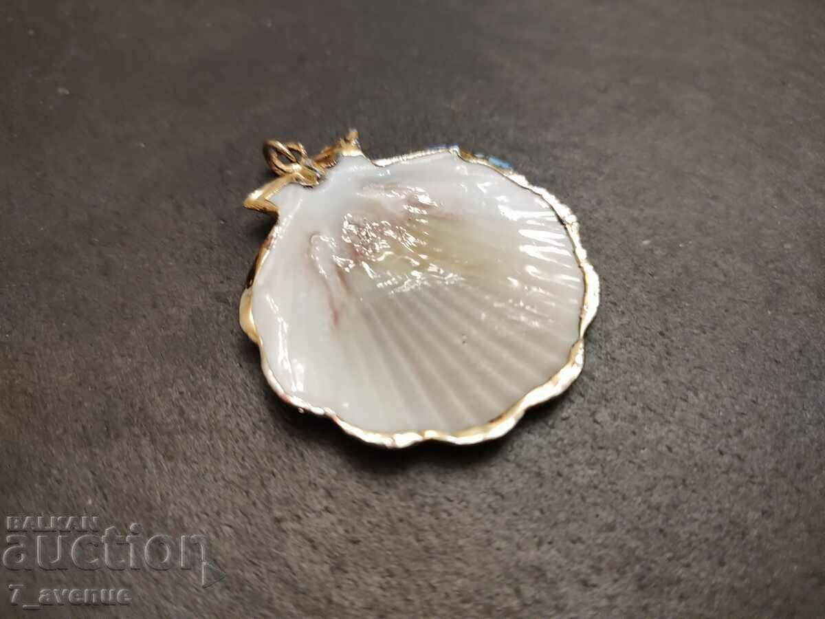 Auction Medallion, shell, gilded periphery, 60-70s, 14.07.24 Auction Medallion, shell, gilded periphery, 60-70s, 14.07.24