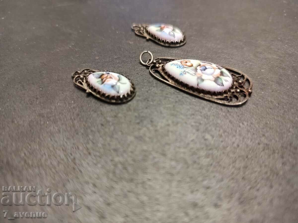 Auction  Earrings and locket, finift, original from another time 07/11/2024