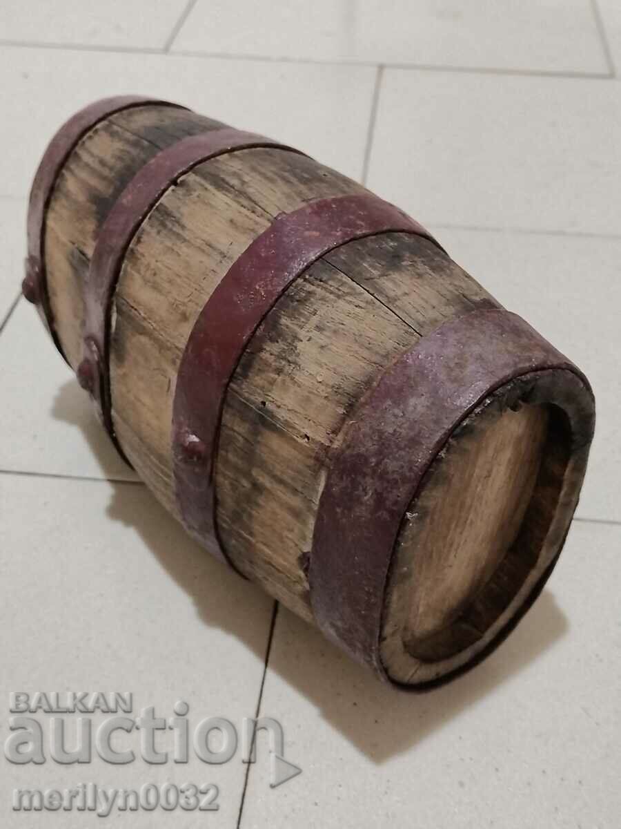 Antique wooden pavur burence buckel with price 75.00 BGN | € 38.35 Antique wooden pavur burence buckel with price 75.00 BGN | € 38.35