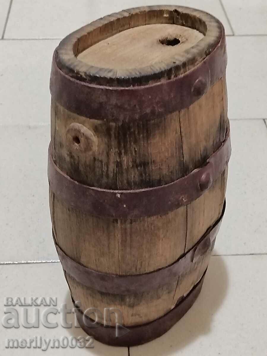 Delivery of Antique wooden pavur burence buckel Delivery of Antique wooden pavur burence buckel