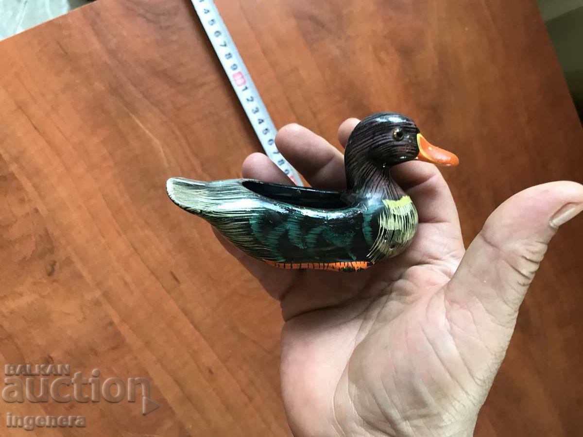 Delivery of FIGURE DUCK DUCK CERAMIC