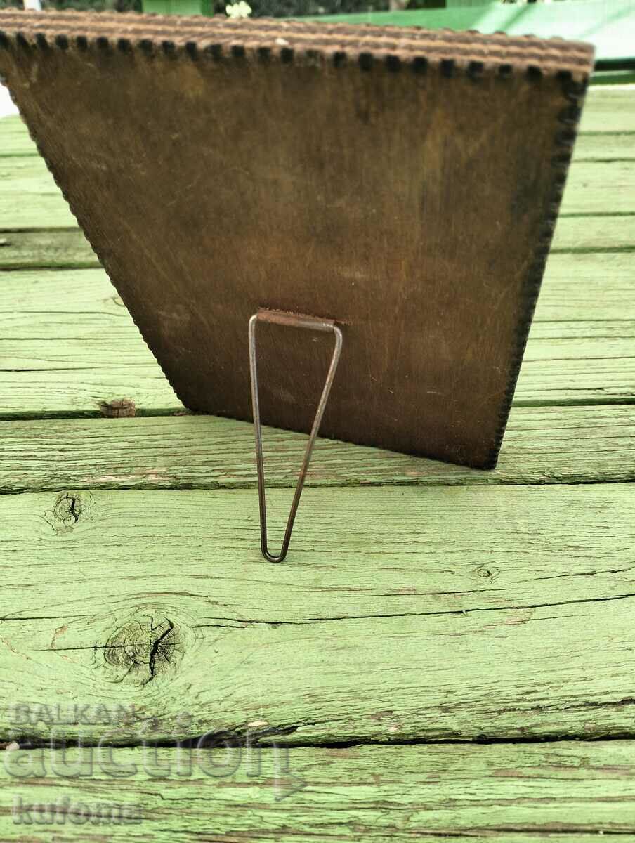 Copper panel with wooden frame with price 14.99 BGN | € 7.66 Copper panel with wooden frame with price 14.99 BGN | € 7.66