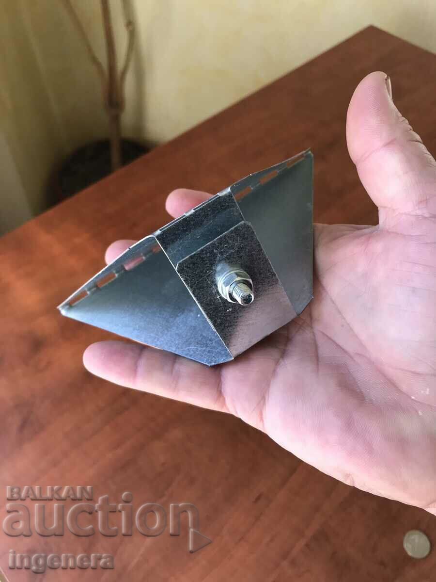 Delivery of LIGHT REFLECTOR LIGHT REFLECTORS NEW 2 PCS. Delivery of LIGHT REFLECTOR LIGHT REFLECTORS NEW 2 PCS.