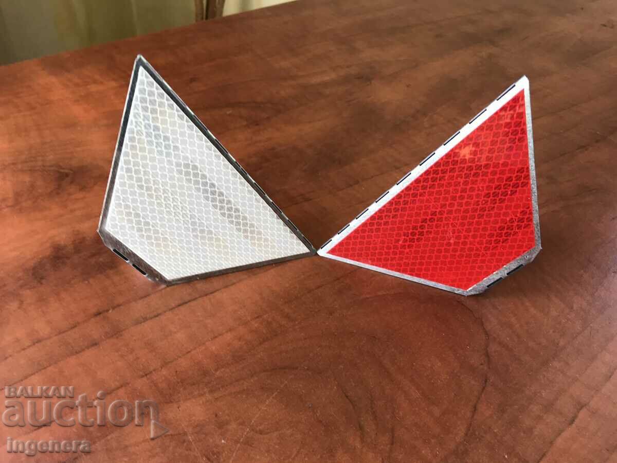 LIGHT REFLECTOR LIGHT REFLECTORS NEW 2 PCS. - 5 LIGHT REFLECTOR LIGHT REFLECTORS NEW 2 PCS. - 5