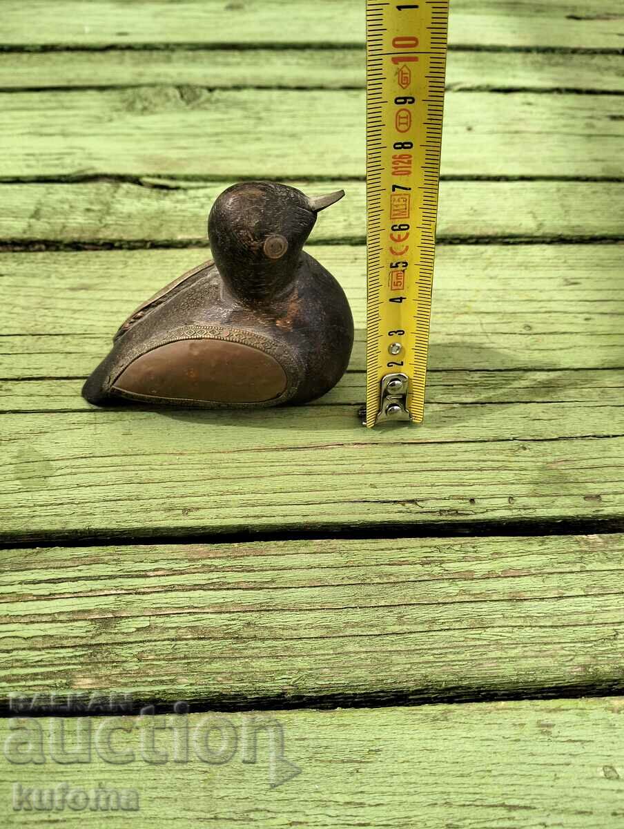 Delivery of A little wood and copper duck