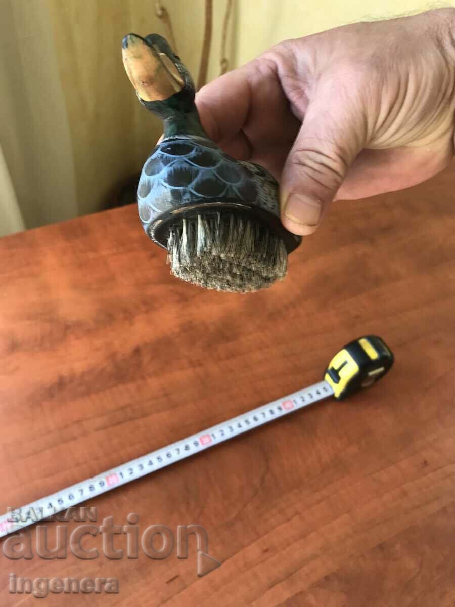 PERIE FIGURA LEMN DE RATĂ PĂR NATURAL - 6 PERIE FIGURA LEMN DE RATĂ PĂR NATURAL - 6