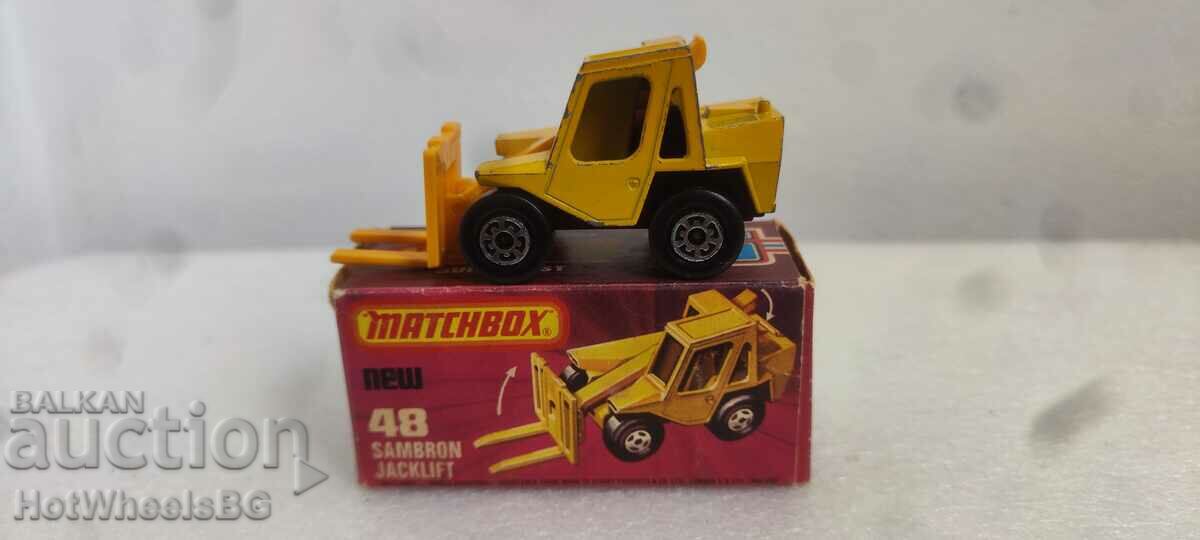 MATCHBOX LESNEY -No 48C Sambron Jacklift 1977