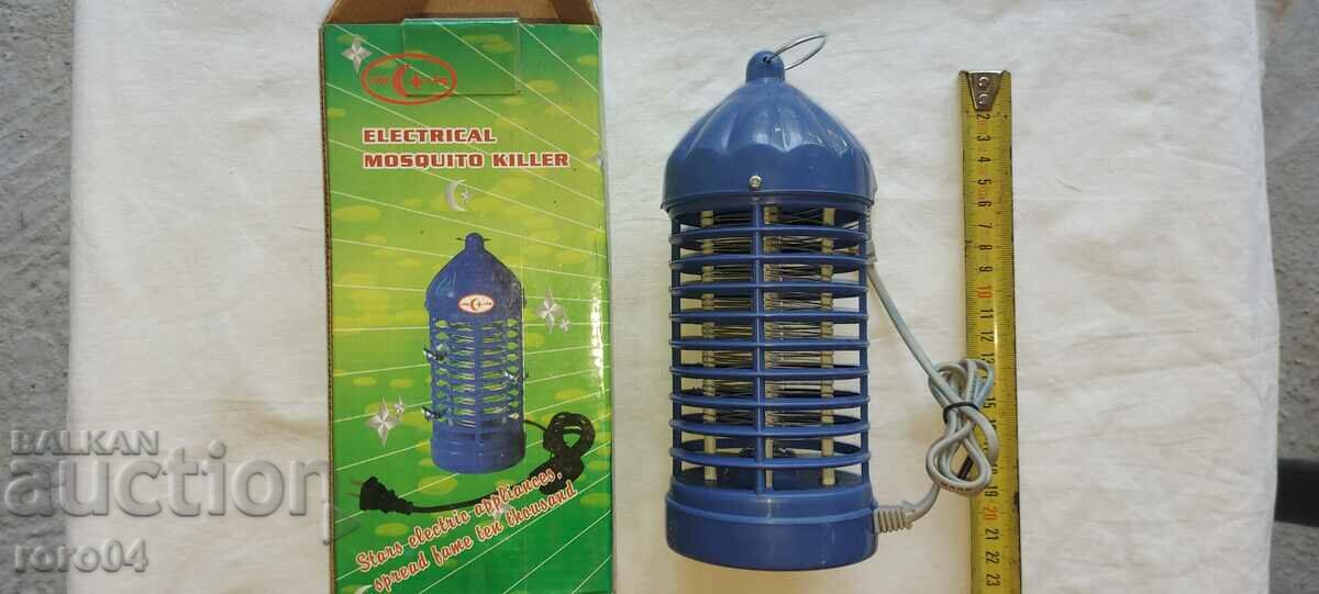 LAMPĂ ÎMPOTRIVA CAMERE - INSECTE - NOU cu preț € 7.99 | 15.63 BGN