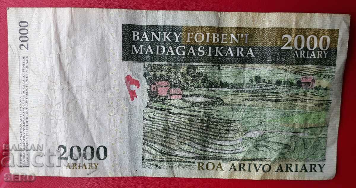 Банкнота-Мадагаскар-2000 ариари 2003