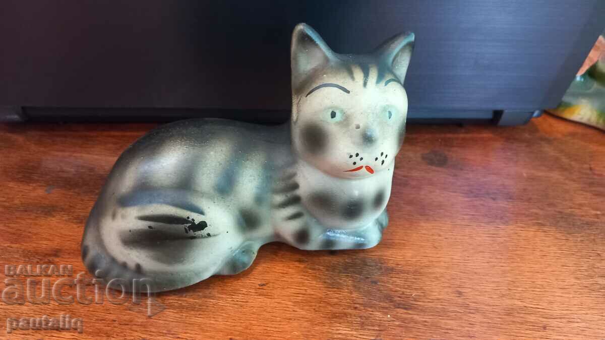 Auction CERAMIC STATUETTE Auction CERAMIC STATUETTE