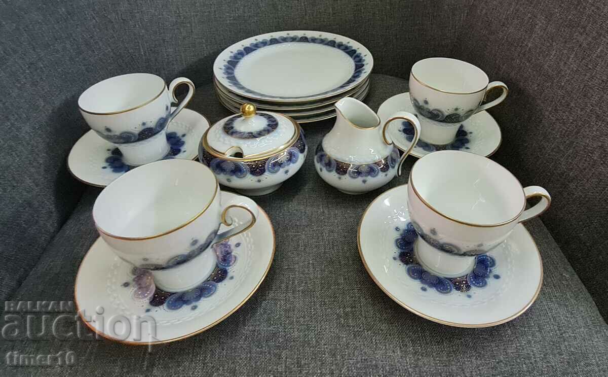 Antique Hutschenreuther Teacup and Saucer Set of 4