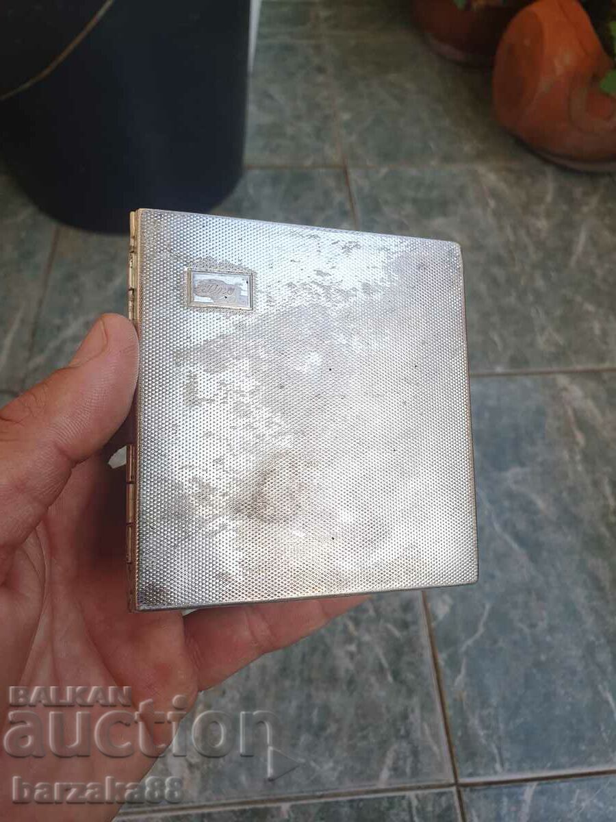 Snuffbox placat cu argint