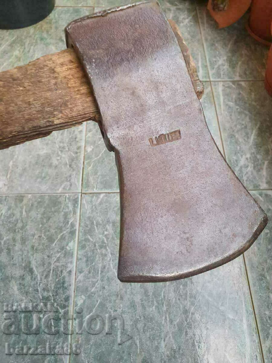 Old ax Ax L. MULLER 1.400 KG.