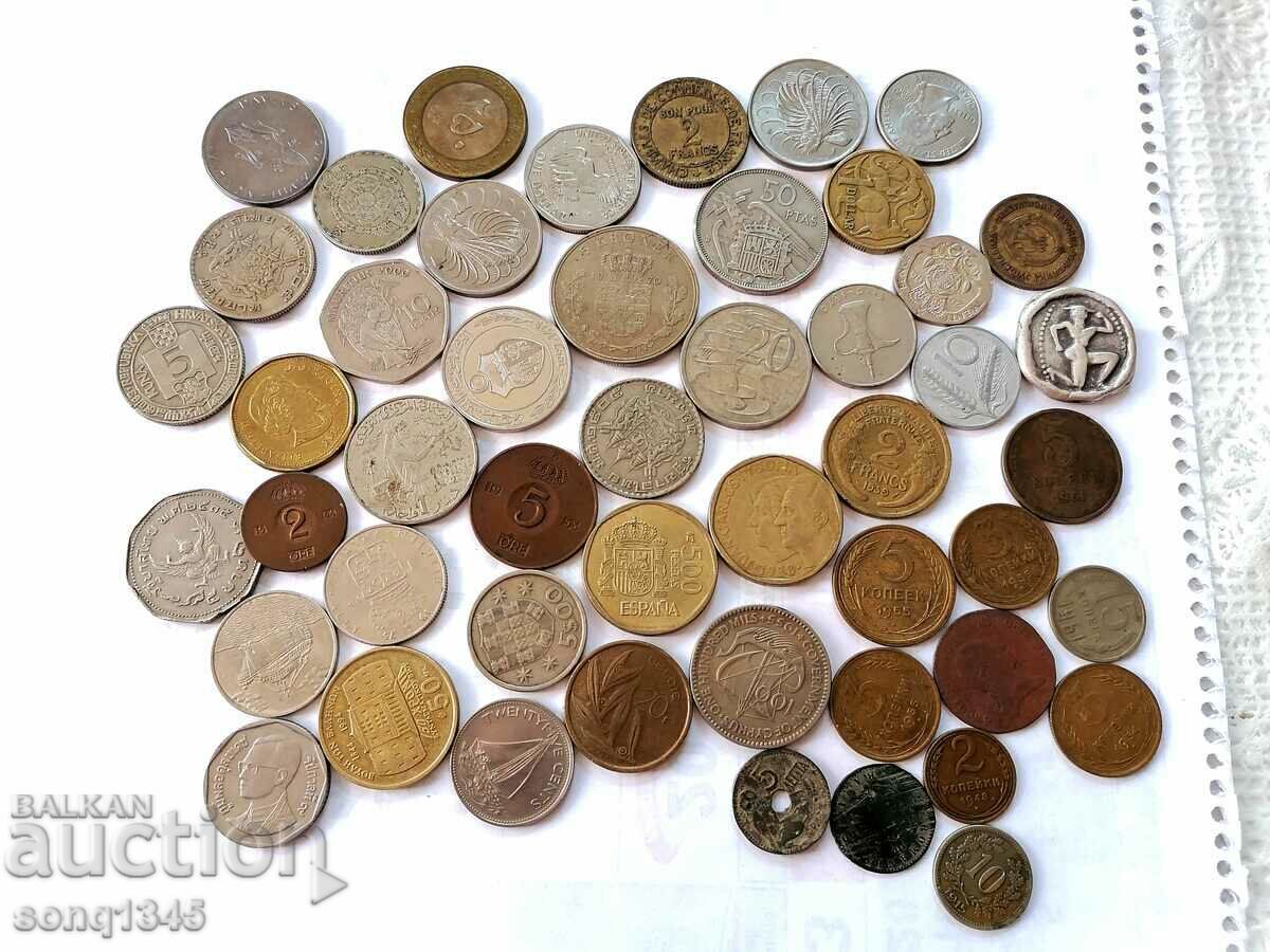 Πολλά παλιά ξένα νομίσματα από 0,01 St.