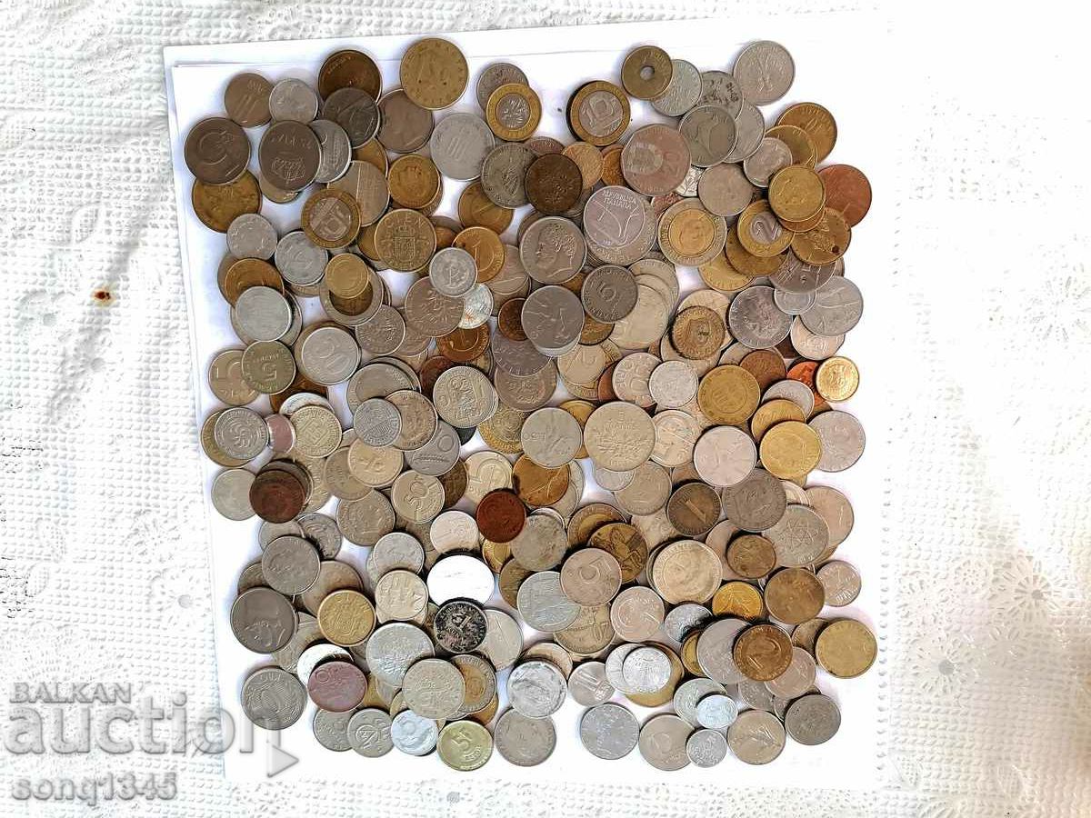 Lot foarte mare de monede străine vechi de la 0,01 St.