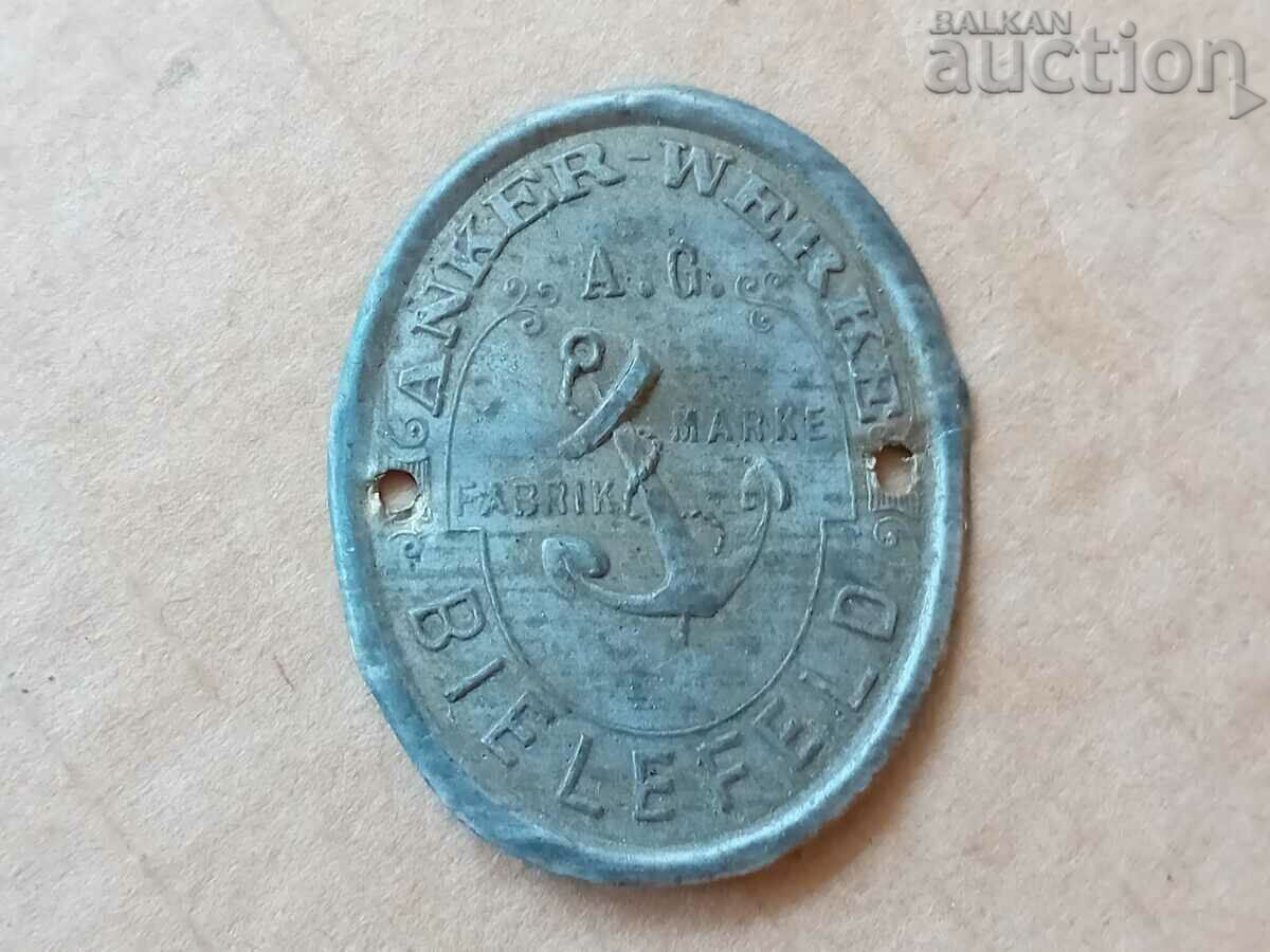 Delivery of vintage sewing machine anchor plate Delivery of vintage sewing machine anchor plate