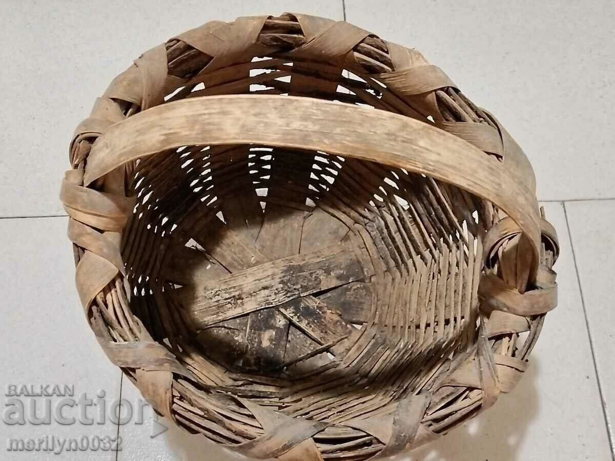 An old small basket made of wicker kosh paneer - 5 An old small basket made of wicker kosh paneer - 5