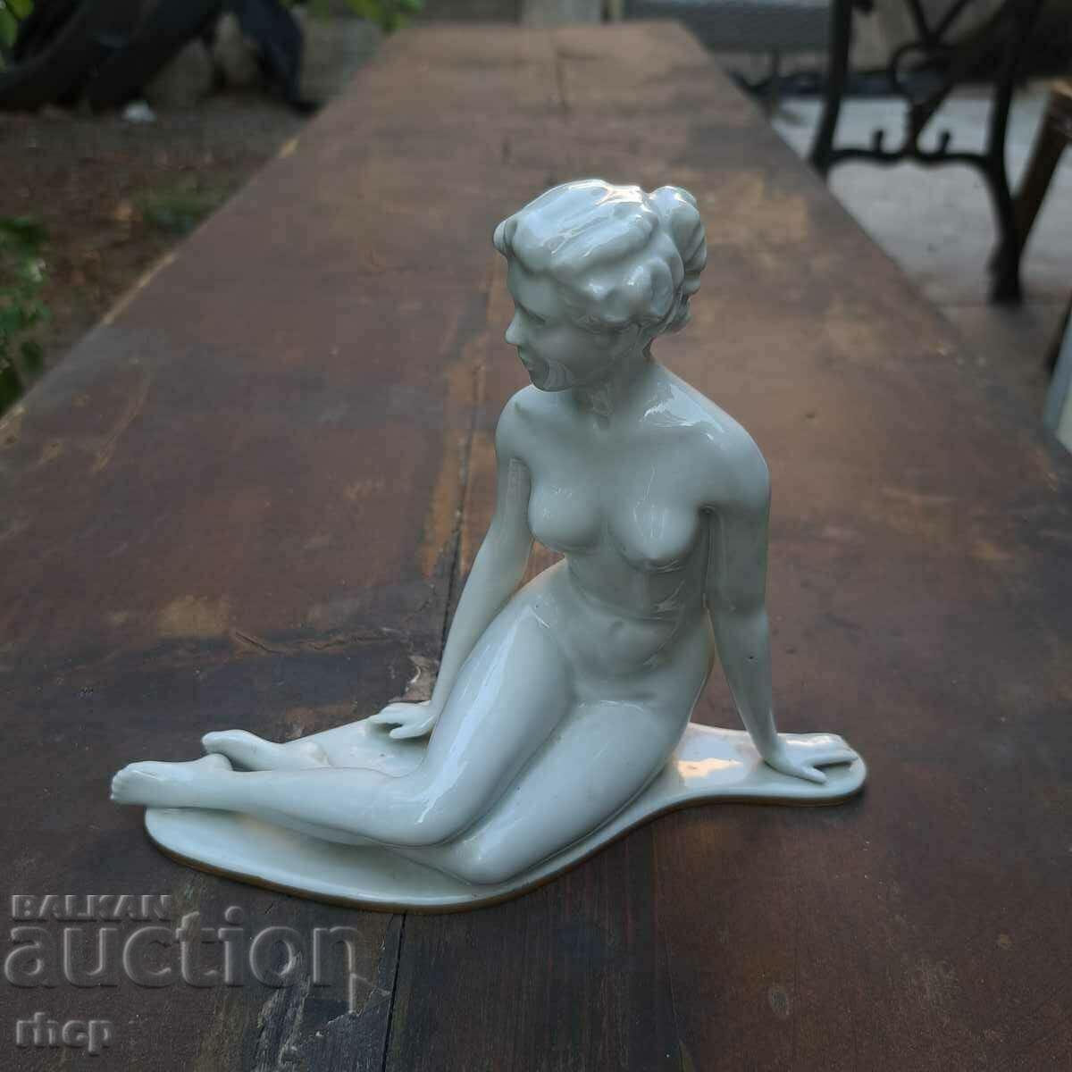 Porțelan vechi SIP statuetă femeie nudă porțelan
