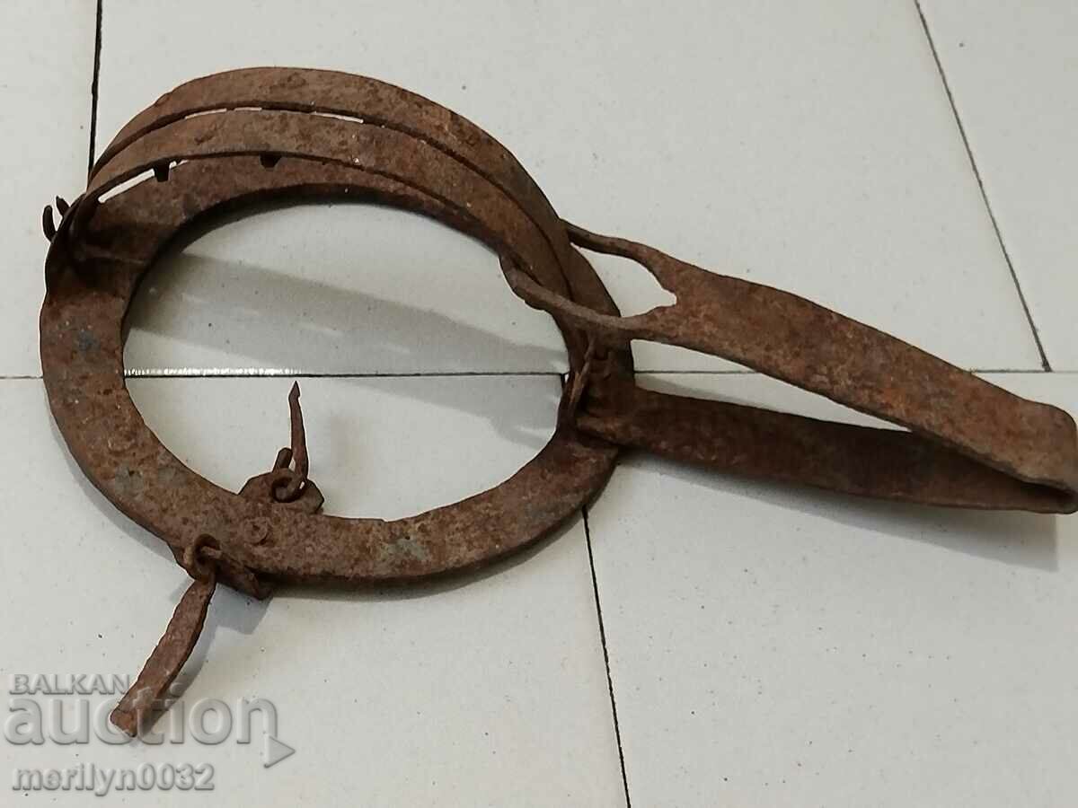 Παλιά σφυρήλατο χέρι παγίδα, σφυρήλατο σίδερο με τιμή 53.00 BGN | € 27.10 Παλιά σφυρήλατο χέρι παγίδα, σφυρήλατο σίδερο με τιμή 53.00 BGN | € 27.10