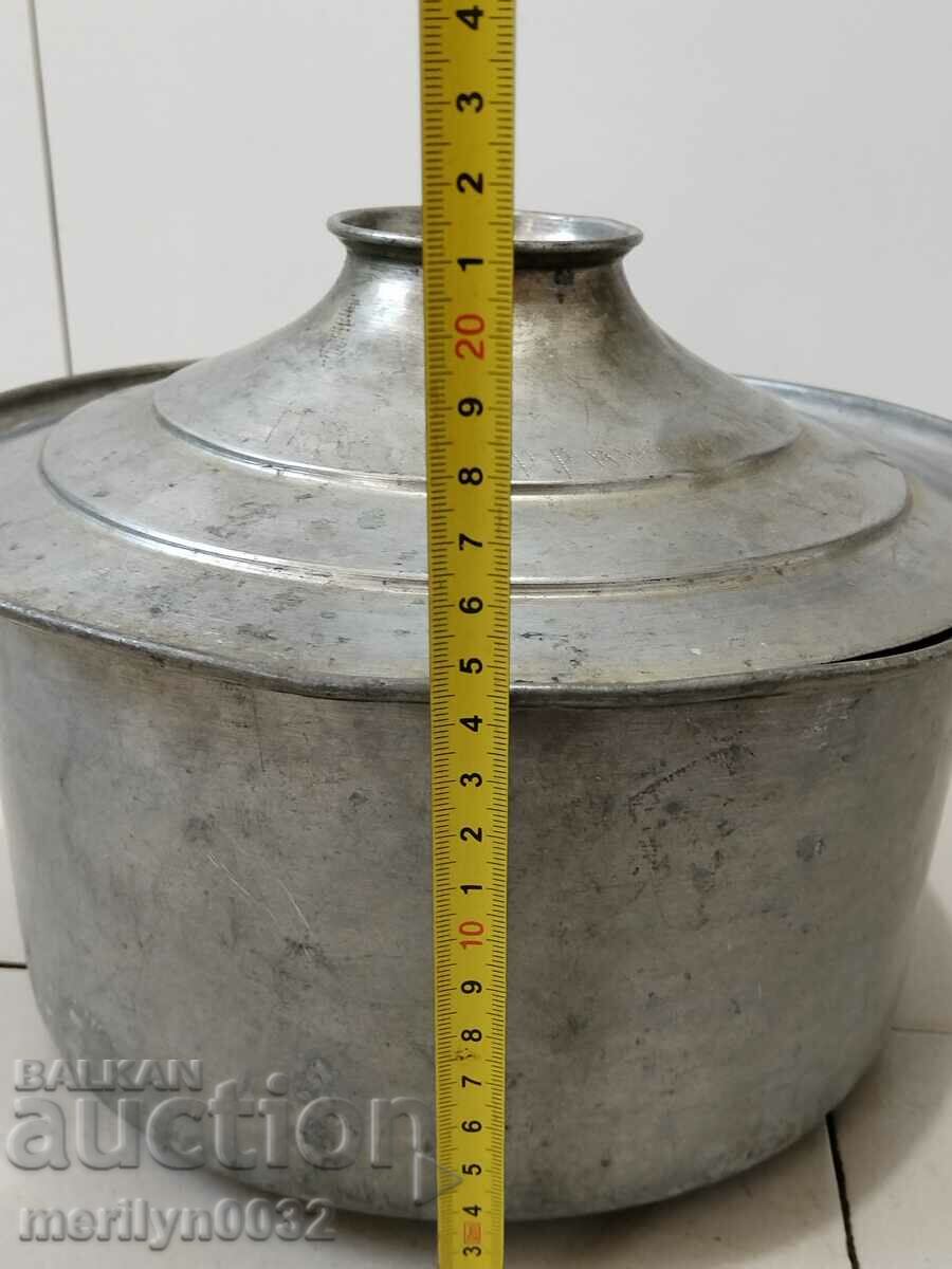 Delivery of Old tin pot, copper pot with lid Delivery of Old tin pot, copper pot with lid