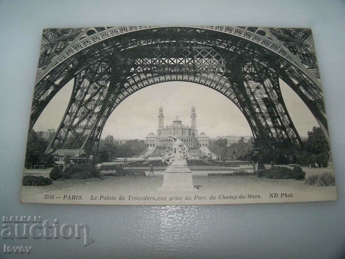 Old postcard view of Paris, 1912.