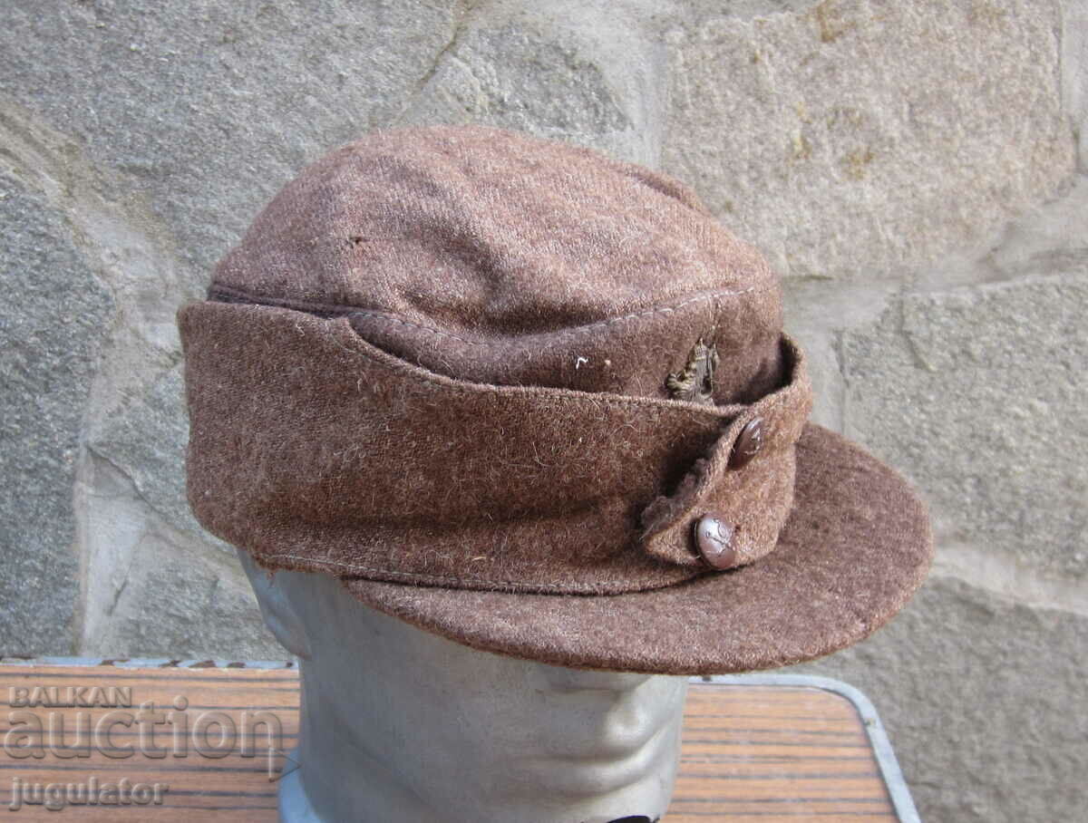 WWI Bulgarian Royal Artillery Combat Cap Royal Cap with price 140.00 BGN | € 71.58 WWI Bulgarian Royal Artillery Combat Cap Royal Cap with price 140.00 BGN | € 71.58