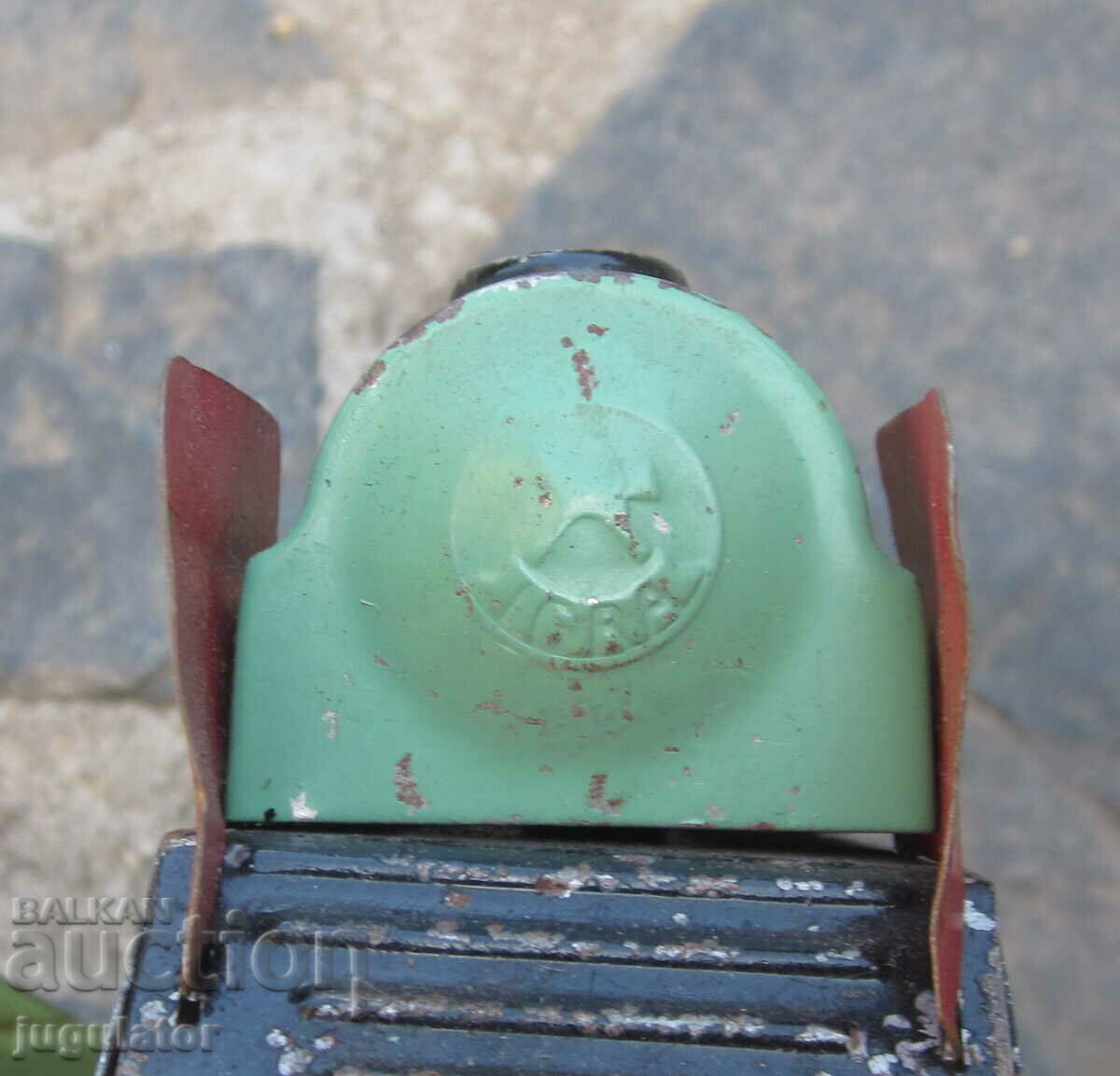 old metal mechanical toy locomotive with wagons and rails - 5 old metal mechanical toy locomotive with wagons and rails - 5