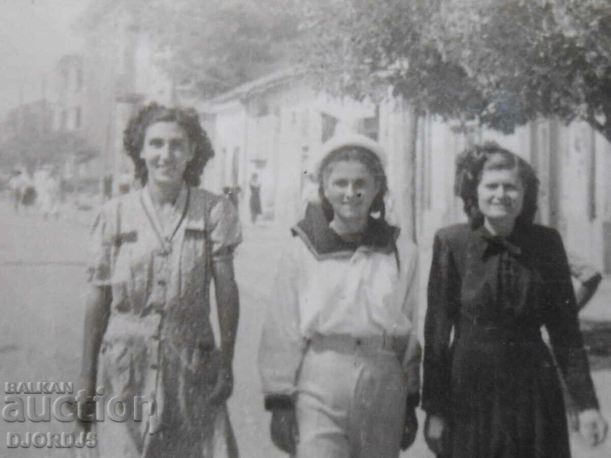 old photo with price 1.00 BGN | € 0.51 old photo with price 1.00 BGN | € 0.51