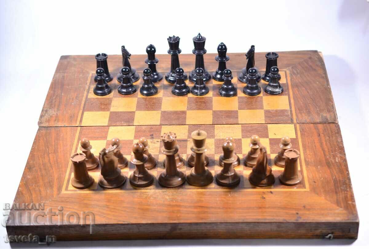 Chess and backgammon, Wood - 47.5 cm x 47.5 cm
