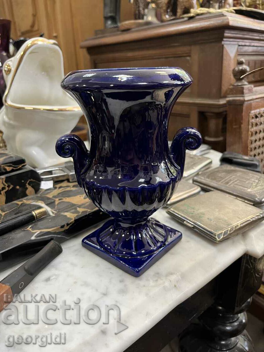 Porcelain urn / vase with cobalt. #5676