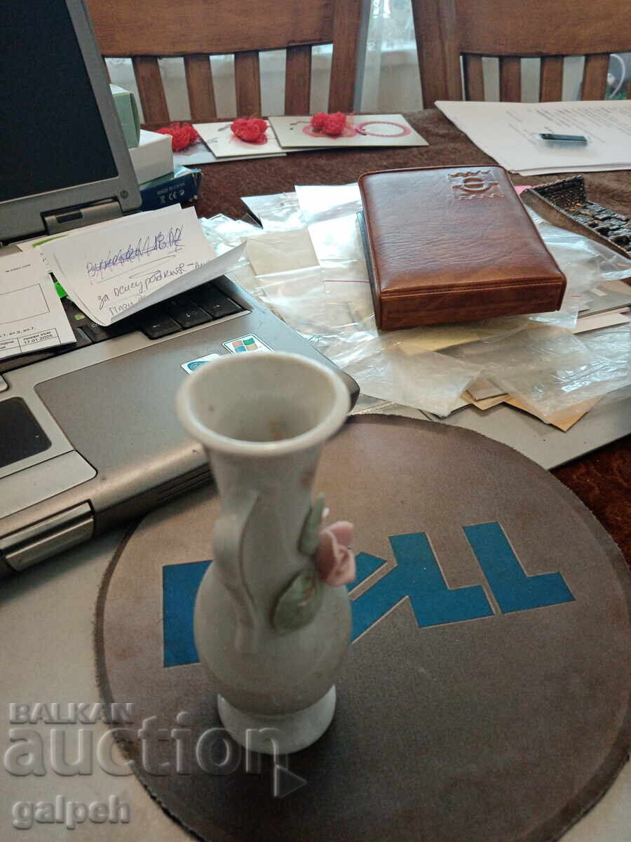 Auction BEAUTIFUL PORCELAIN FIGURES - 3 pcs. Auction BEAUTIFUL PORCELAIN FIGURES - 3 pcs.