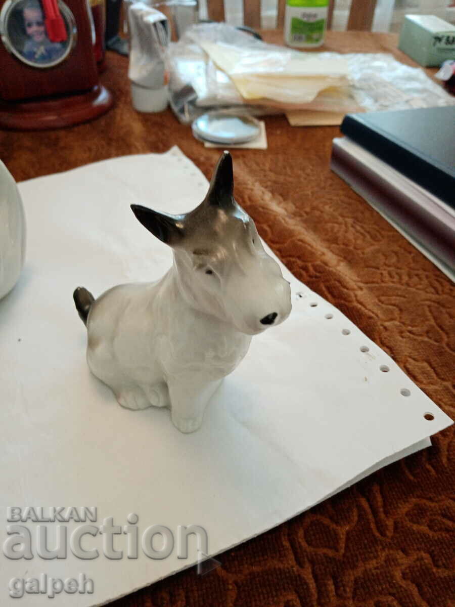 BEAUTIFUL PORCELAIN FIGURES - 3 pcs. - 6 BEAUTIFUL PORCELAIN FIGURES - 3 pcs. - 6