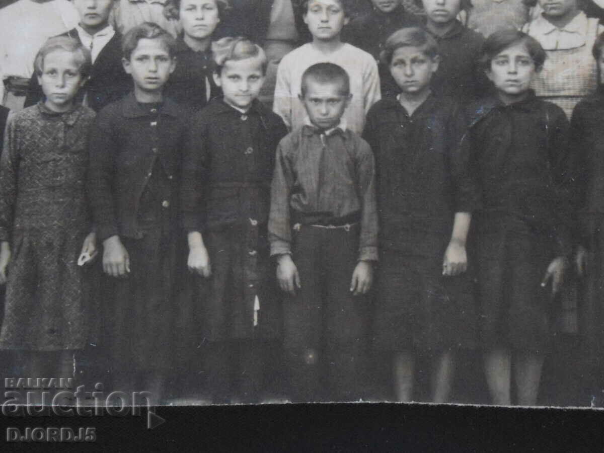 Old photo, For the memory of the 4th ward with price 4.00 BGN | € 2.05 Old photo, For the memory of the 4th ward with price 4.00 BGN | € 2.05