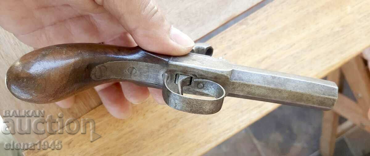 A pocket pistol with price 500.00 BGN | € 255.65